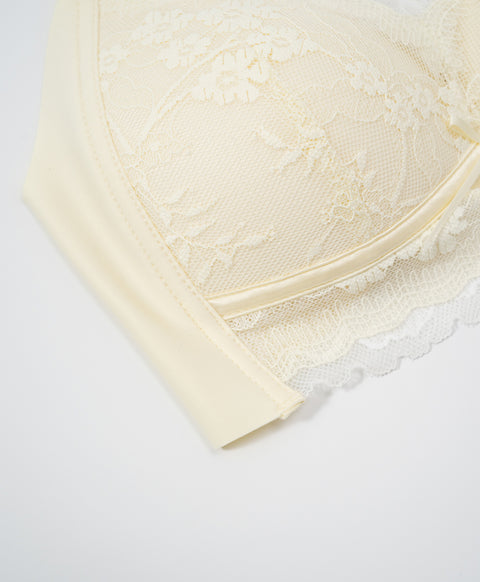 Lace Journal Collection Wireless Triangle Cup Lightly-Lined Lace Bra With Back Hook