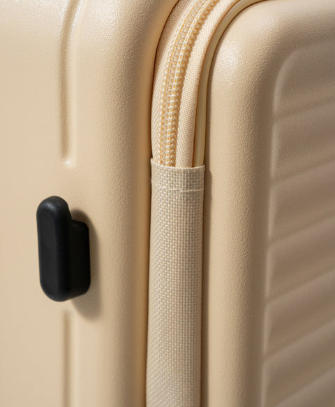 Resort of Hearts 20" Luggage + Cover