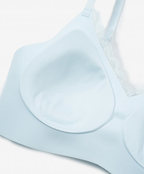 Crème de Lacelisse Wireless Lace-Trimmed V-Neck Bra