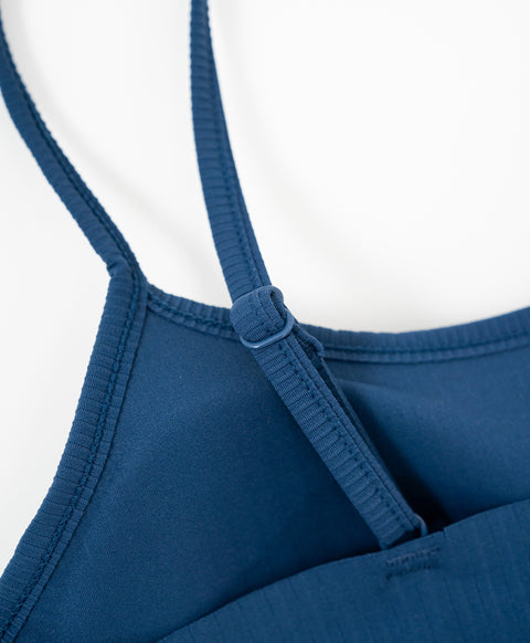 Summer Sculpt Cami Scoop Neck Medium Support Laminated Pull-over Sports Bra