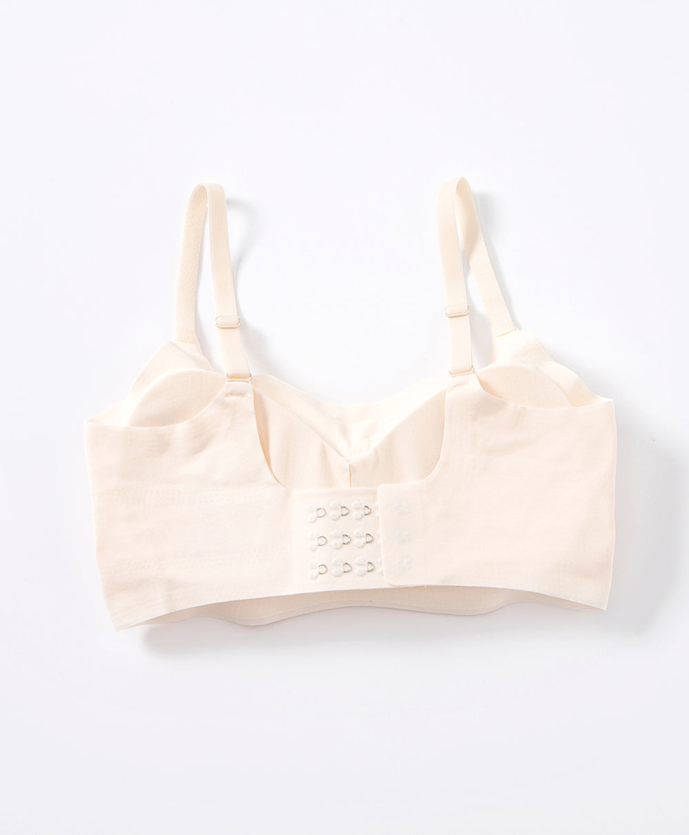 Young Hearts - NEW IN! Non-Slip Strapless Wireless Bra $24.90 each  Available in Beige & Black #NorthPoint #NEX #AMKHub #BedokMall #JEM  #ClementiMall #CompassOne #CenturySquare #SuntecCity #WaterwayPoint