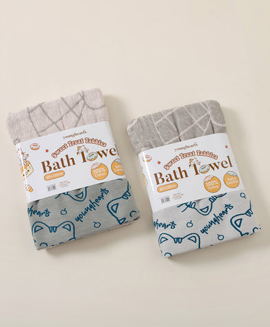 Sweet Treat Tabbies Bath Towel